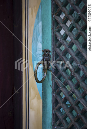 Temple visitor knocker Temple visitor knocker 65584038