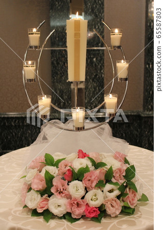 蠟燭和插花 65587803