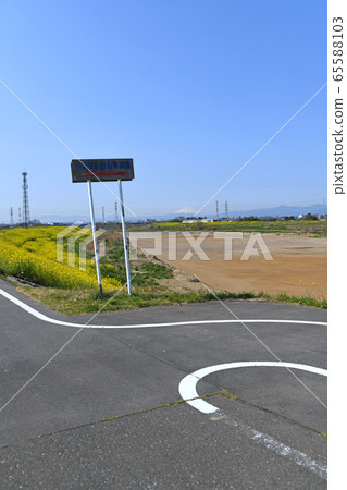 Iruma River, near Hiratsukabashi, Kawagoe City Iruma River, near Hiratsukabashi, Kawagoe City 65588103