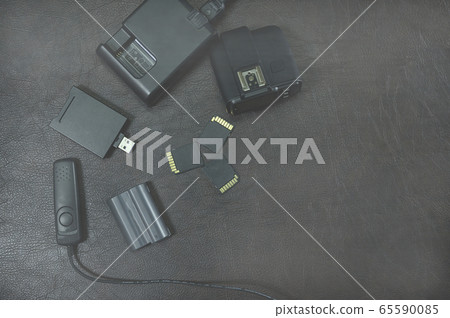 Hard disks and memory. Cable release Hard disks and memory. Cable release 65590085