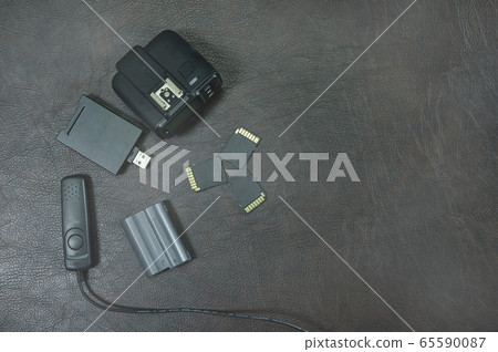 Hard disks and memory. Cable release Hard disks and memory. Cable release 65590087