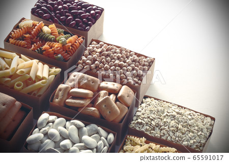 糧食危機和人道主義援助 65591017