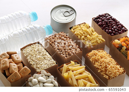 Food crisis and humanitarian assistance Food crisis and humanitarian assistance 65591043