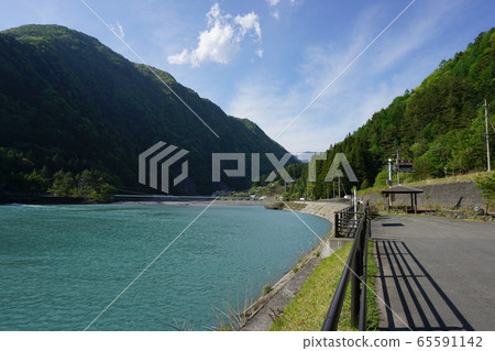 Lake Nara, Hayakawa Town, Yamanashi Prefecture 65591142