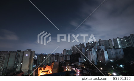 下雨的夜晚 下雨的夜晚 65591333