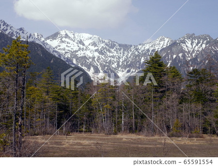 在Hoho山脈的Tashiroike池塘 65591554