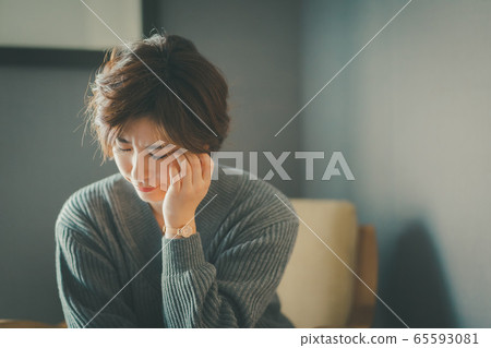 headache, female, females 65593081