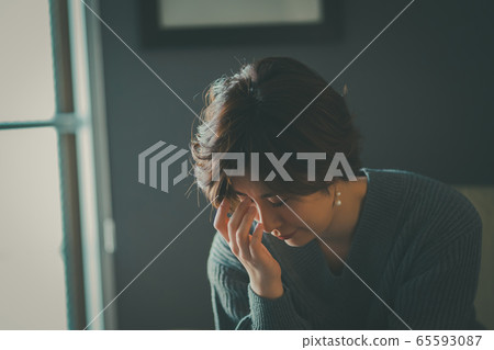 headache, female, females 65593087