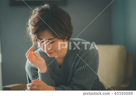 headache, female, females 65593089