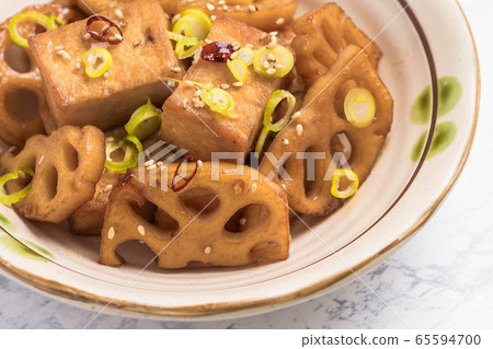 Deep-fried tofu and lotus root teriyaki 65594700