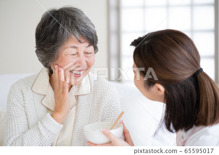 Care senior woman Care senior woman 65595017