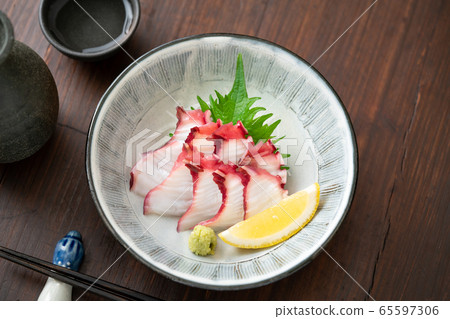 Octopus sashimi Octopus sashimi 65597306