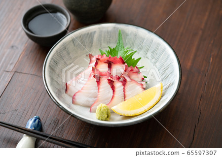 Octopus sashimi Octopus sashimi 65597307