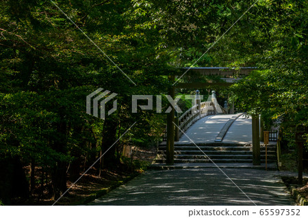 Ise Shrine in early summer 65597352