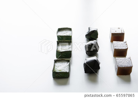 Malaysian food. chocolate jelly, kuih koci, and 65597865