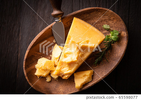 Cheese-Old Amsterdam 65598077