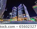 筱島電視台前的摩天大樓的夜景 65602327