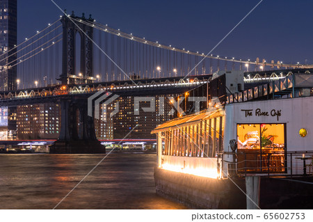 《紐約》曼哈頓大橋的夜景，布魯克林大橋公園的景緻 65602753