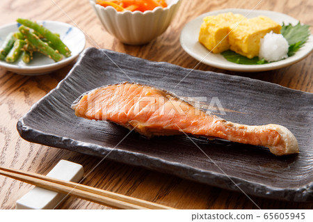 Baked sweet potato Baked sweet potato 65605945