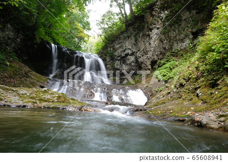 Peace Waterfall 65608941