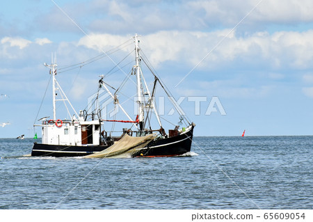 Fishing in the North Sea near Busum in North Frisia (Germany) 65609054