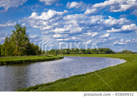 The Morava River on the border between Slovakia 65609932