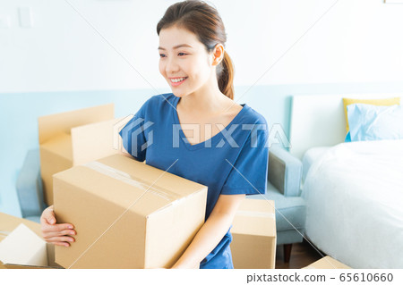 woman, moving house, new life woman, moving house, new life 65610660