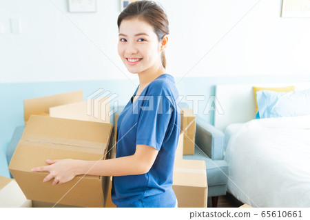 woman, moving house, new life woman, moving house, new life 65610661