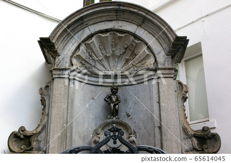 Manneken Pis around Belgian World Heritage Grand Place 65614045