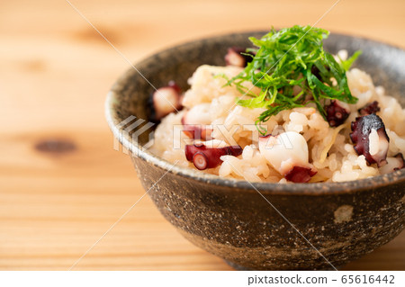 Octopus rice 65616442