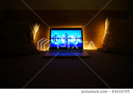 PC和間接照明 PC和間接照明 65616705