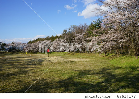 金岡卡歷史公園的月亮環形狀 金岡卡歷史公園的月亮環形狀 65617178