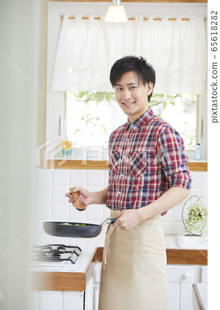 Men who cook Men who cook 65618282