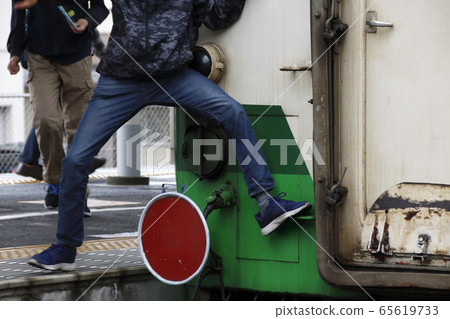 Railroad fans spanning vehicles Railroad fans spanning vehicles 65619733