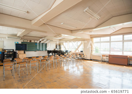 學校教育的學校課堂形象 65619771