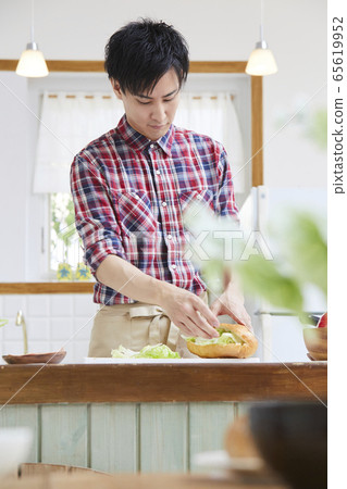 Men who cook 65619952