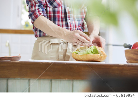 Men who cook 65619954