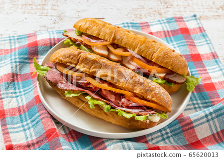 Pastrami sandwich with salted beef 65620013