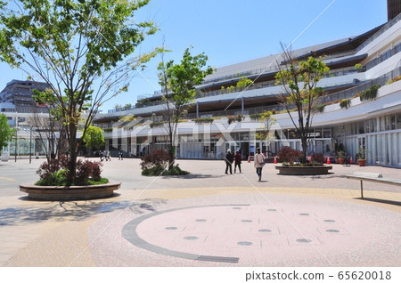 Townscape of Fujisawa City Terrace Mall Shonan Village South Square's fresh green and blue sky Townscape of Fujisawa City Terrace Mall Shonan Village South Square's fresh green and blue sky 65620018