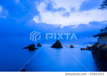 三重縣黎明前的Meotoiwa 65622915