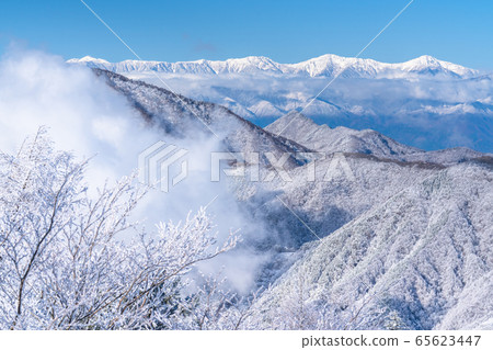 《山梨縣》從白雪皚皚的南阿爾卑斯山帕斯山看 65623447