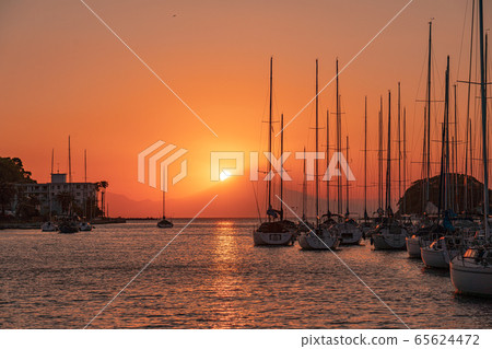 Mt. Fuji evening view from the sea (Kanagawa Miura Peninsula) 65624472