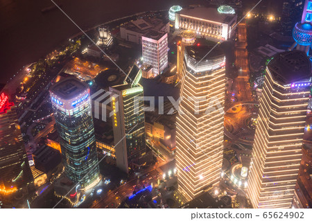 << Shanghai >> Night view of downtown Shanghai, the center of the Chinese economy 65624902