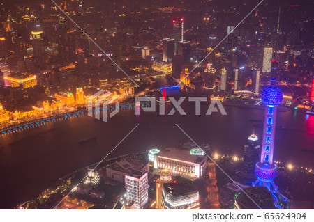 << Shanghai >> Night view of downtown Shanghai, the center of the Chinese economy 65624904