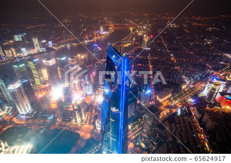 <<上海>>中國經濟中心上海市中心的夜景 <<上海>>中國經濟中心上海市中心的夜景 65624917