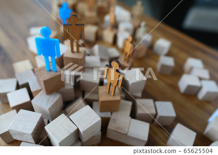 Human models on podium on table 65625504