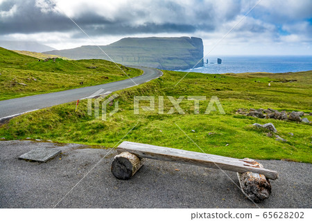 Viewpoint to The Giant and the Wich iconic rocks Viewpoint to The Giant and the Wich iconic rocks 65628202