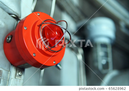 Red warning light of an emergency beacon at an 65628962