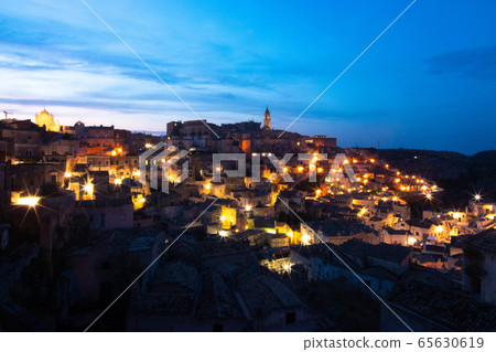 馬泰拉夜景 65630619