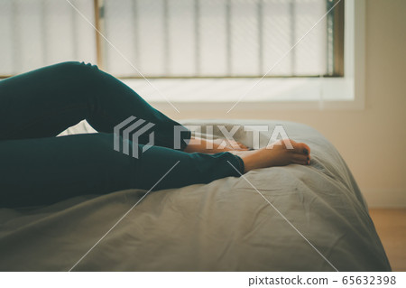 bed, beds, feet 65632398